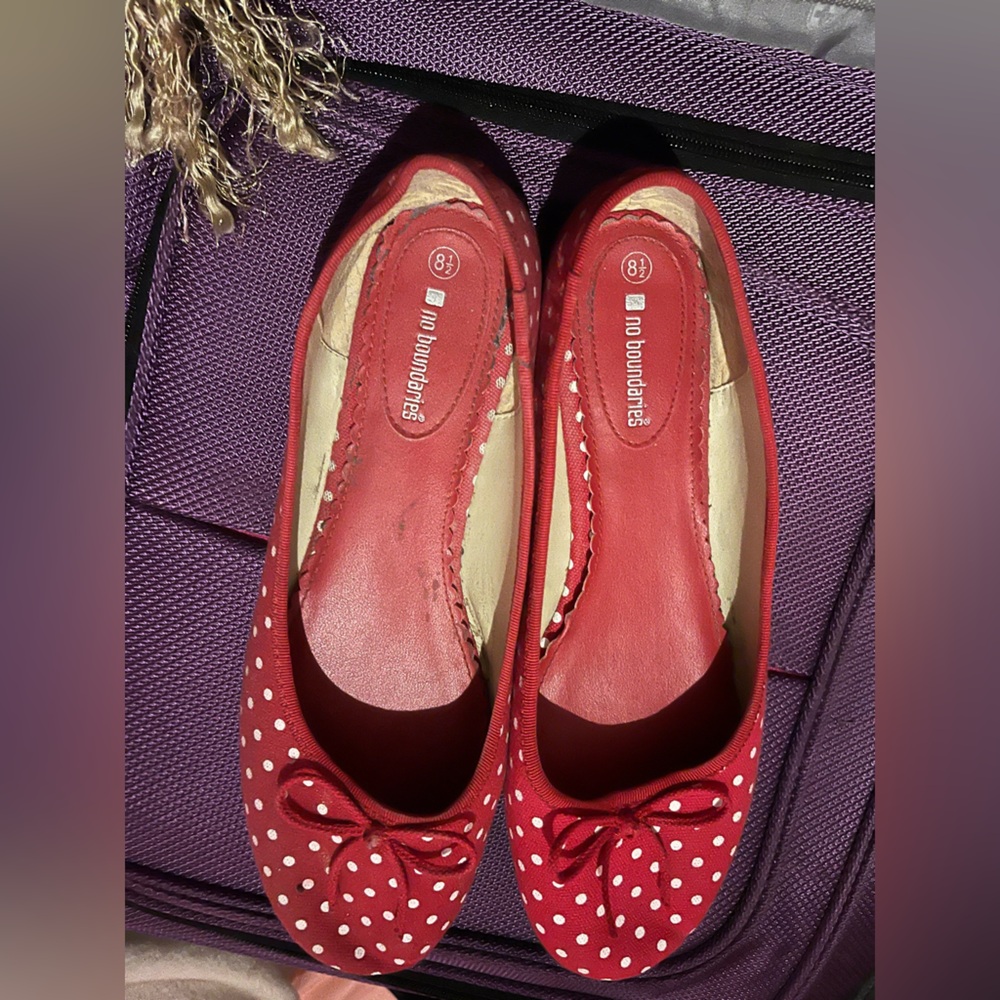 No Boundaries Red Flats with Woven Design - Picture 2 of 4